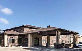 Quality Suites Near West Acres